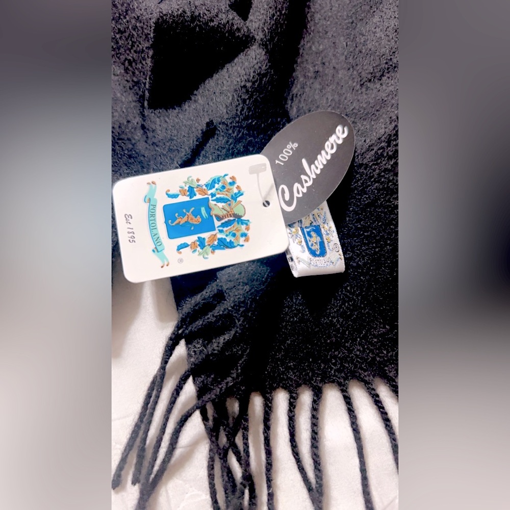 PORTOLANO Fringed Cashmere Scarf From Sarah Length 72” approximately Unisex. NWT - Picture 7 of 9
